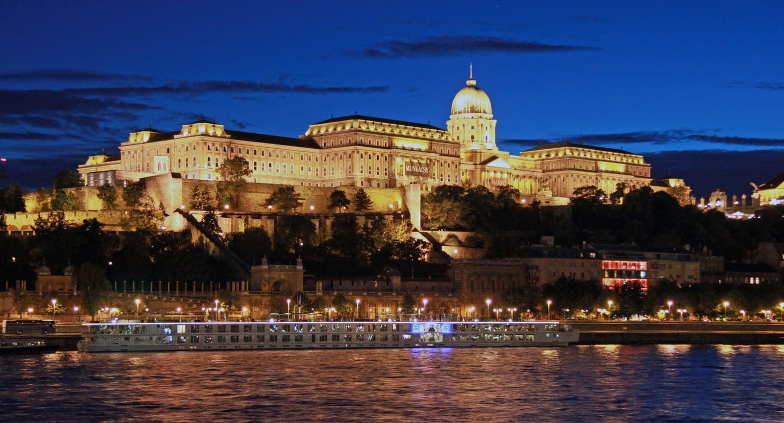 Budavári Palota éjszaka, I. Budavár